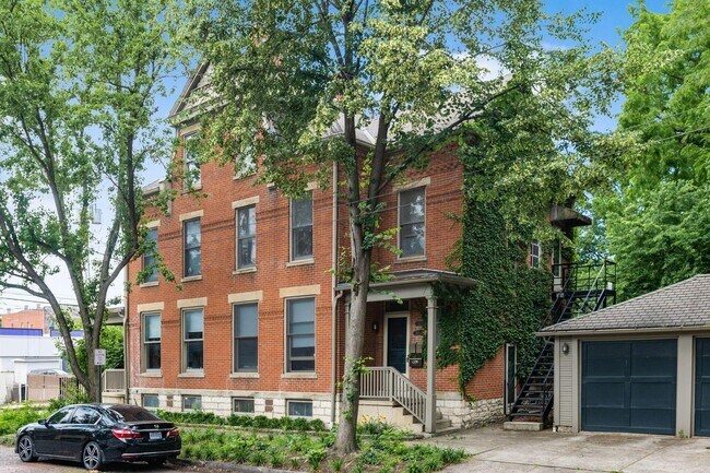 Primary Photo - 36 E Kossuth St