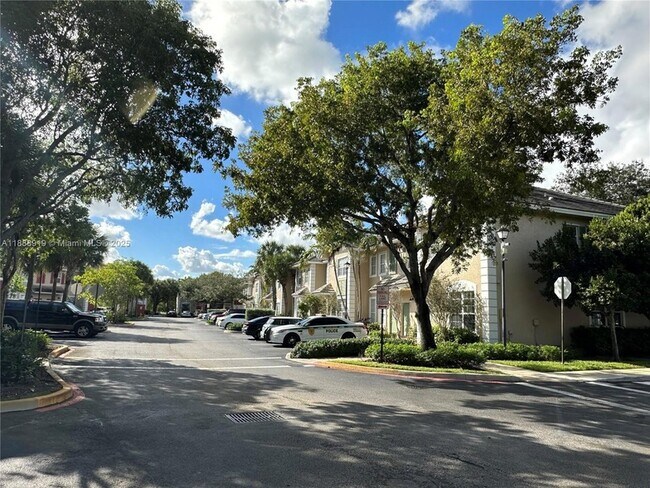 Building Photo - 661 NW 42nd Ave