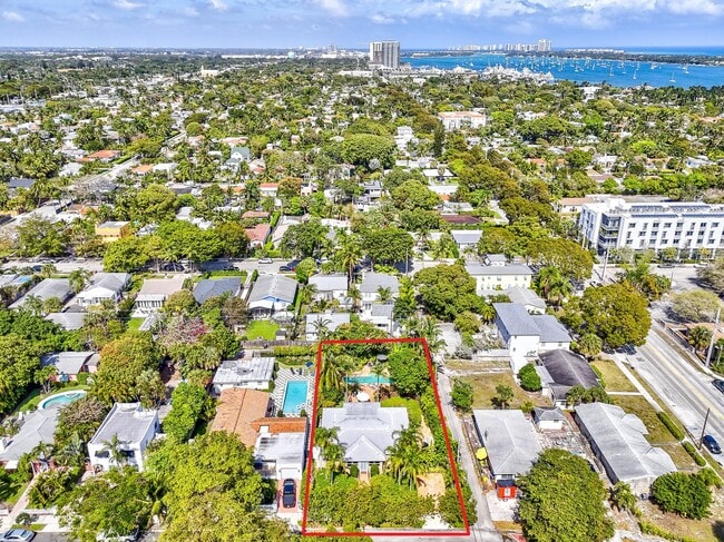 Building Photo - 411 26th St