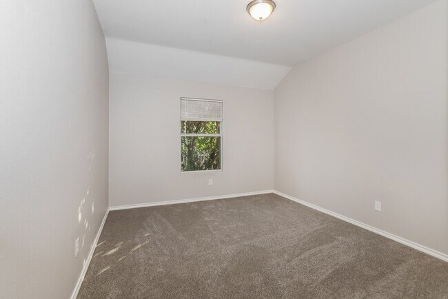 Building Photo - 12419 Pinestraw Rd