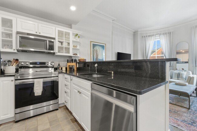 Building Photo - 80 W Concord St