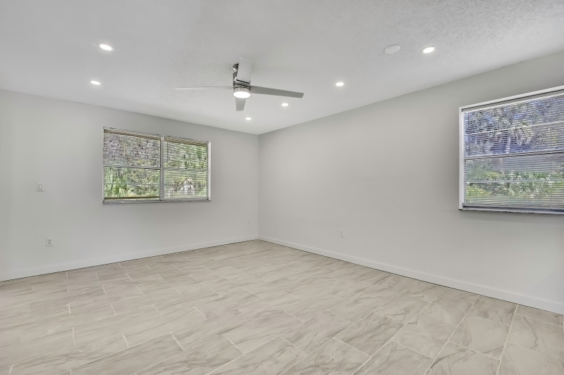 Building Photo - 10931 W Tidewater Cir