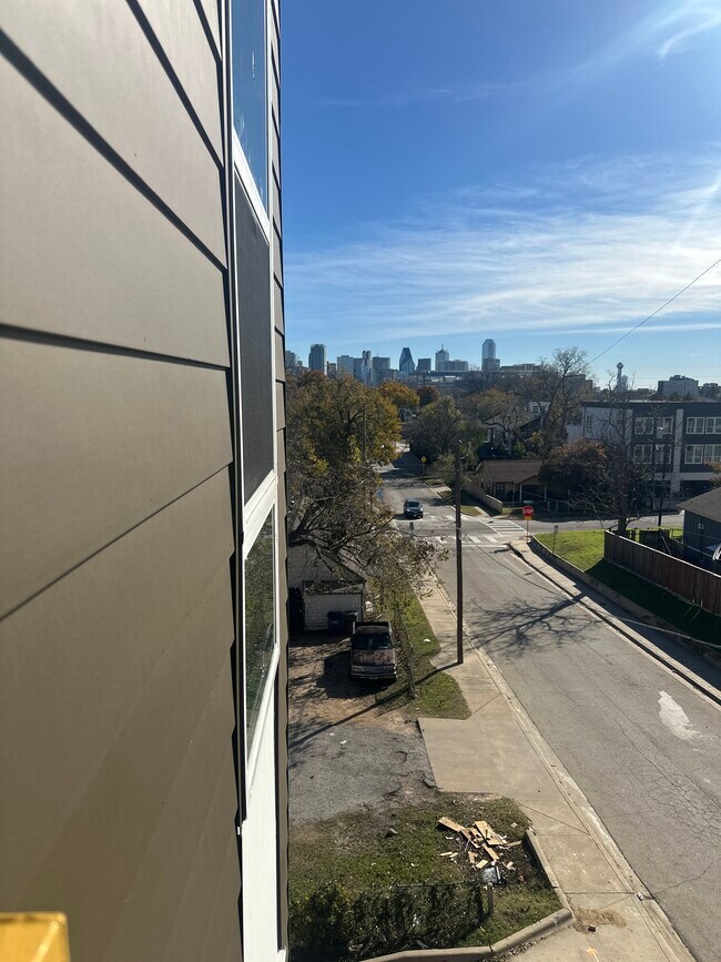 Building Photo - Arroyo Oaks