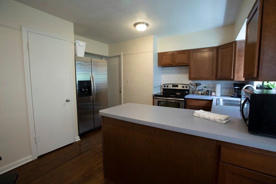 Kitchen - 141 N. Rose Blvd