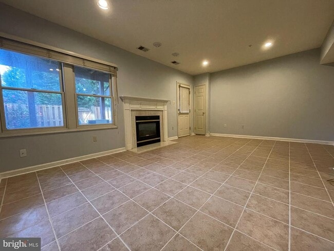 Building Photo - 10136 Treble Ct