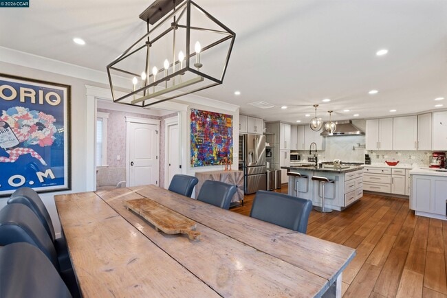 Building Photo - 10 Jolie Ln