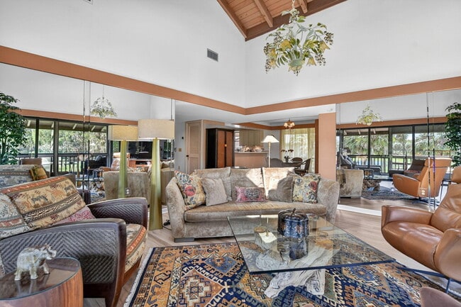 Building Photo - 7067 Rain Forest Dr