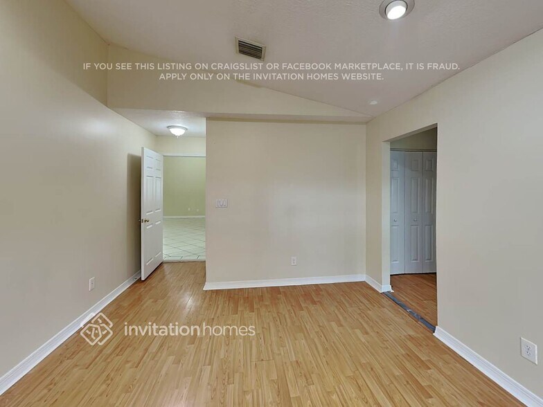 Building Photo - 14915 SW 139th Pl