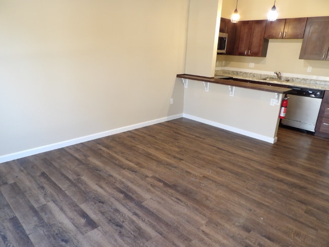 Building Photo - 2640 E Monument St