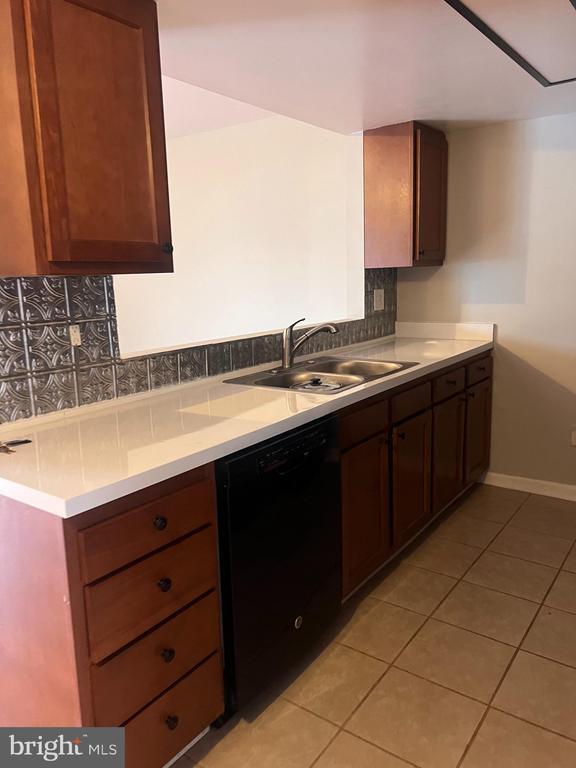 Building Photo - 388 Dorothy Ct