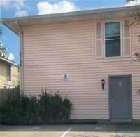 Building Photo - 241 Helen St