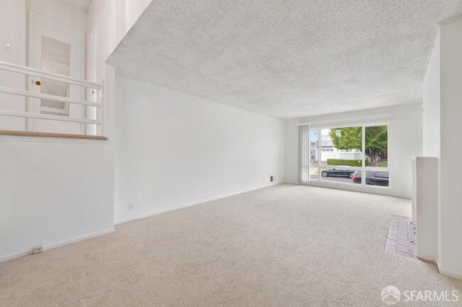 Building Photo - 85 Dorchester Dr