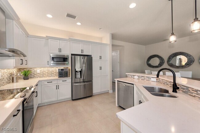 Building Photo - 10087 Chesapeake Bay Dr