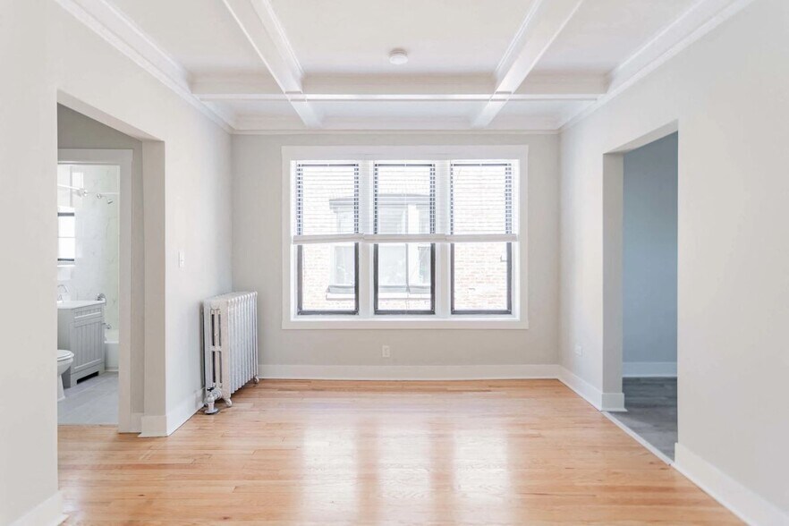 Building Photo - 6143 S Dorchester Ave