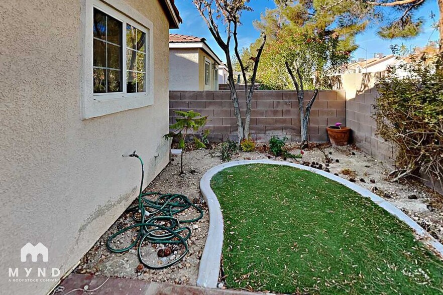 Building Photo - 5928 Chisolm Trail