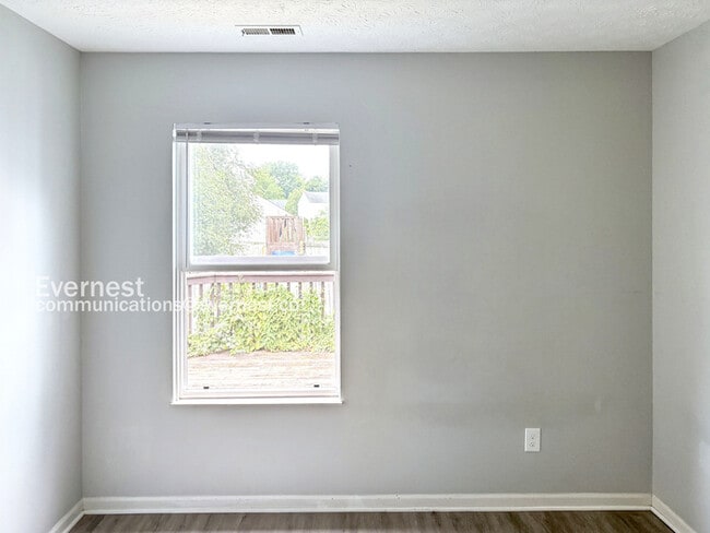 Building Photo - 1443 Tall Pine Ct
