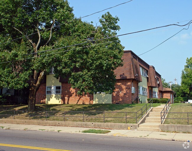 Building Photo - 309 S Yellow Springs St