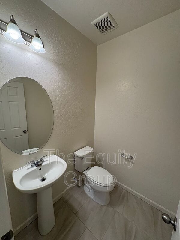 Building Photo - 918 W Sedona Ave