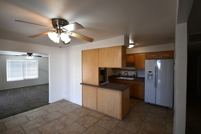 Building Photo - 3 bed 2 bath home in Mesa $1850 per mo plus fees Large Lot