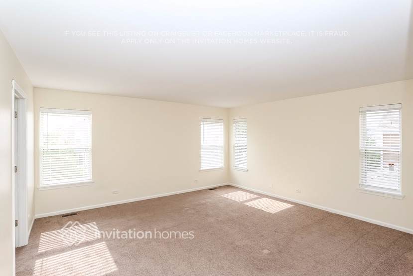 Building Photo - 3031 Chalkstone Ave