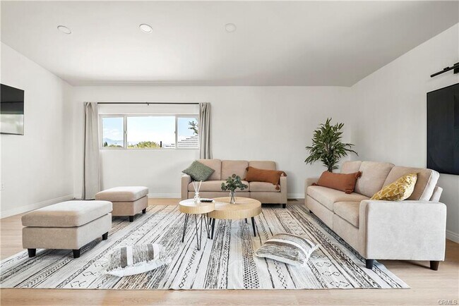 Building Photo - 9150 10th Ave