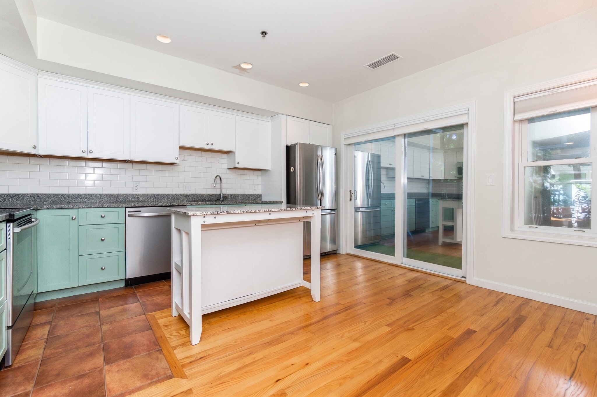 Kitchen - 189 Richdale Ave