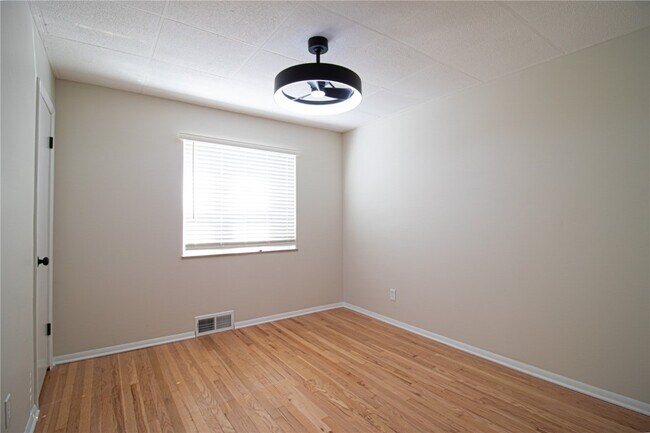 Building Photo - 7240 Balson Ave