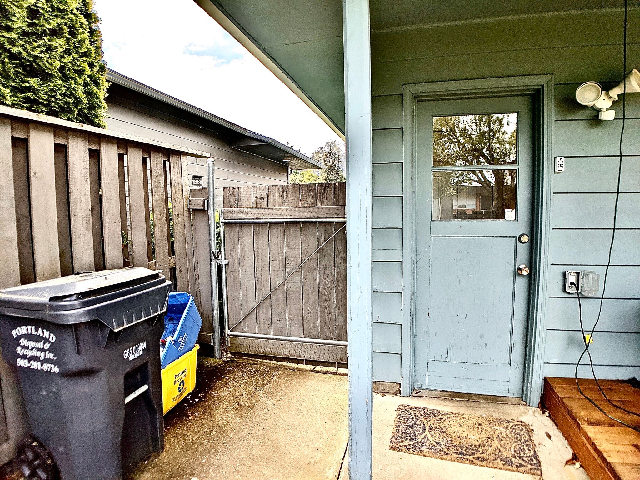 Building Photo - 5404 NE 54th Ave