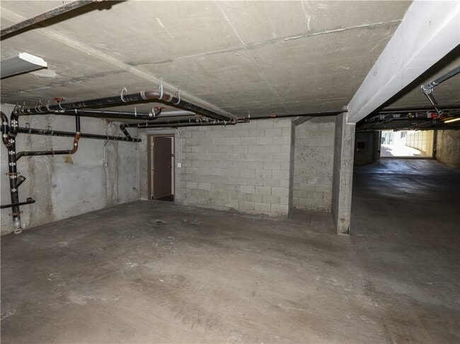 Building Photo - 1243 Franklin St