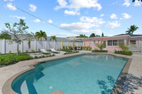 Building Photo - 815 N Ocean Breeze