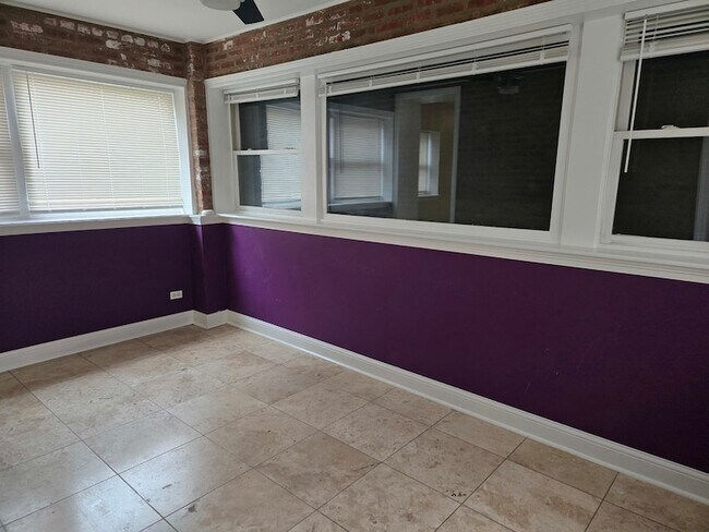 Building Photo - 5948 S King Dr