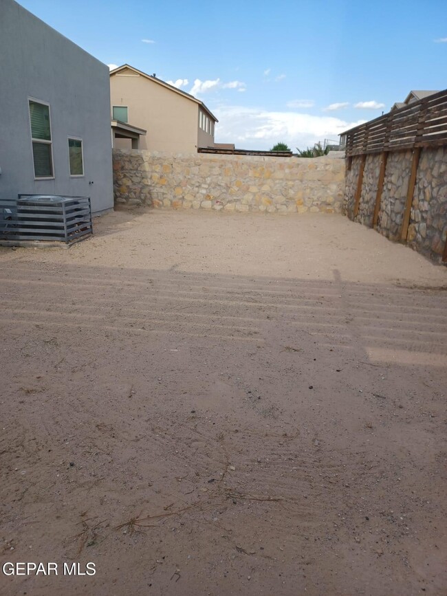 Building Photo - 13104 Red Cove