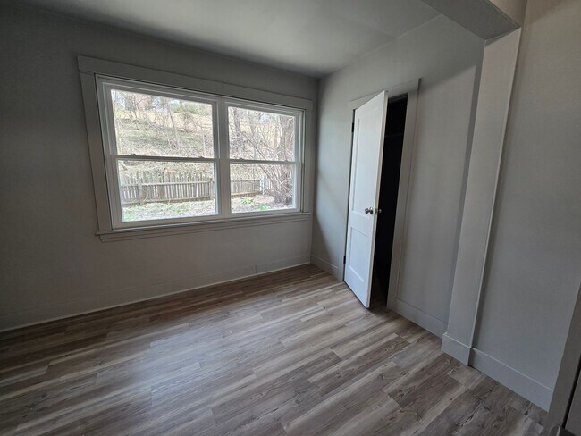 Building Photo - ver5725