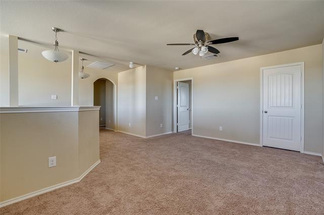 Building Photo - 301 Plum Dr