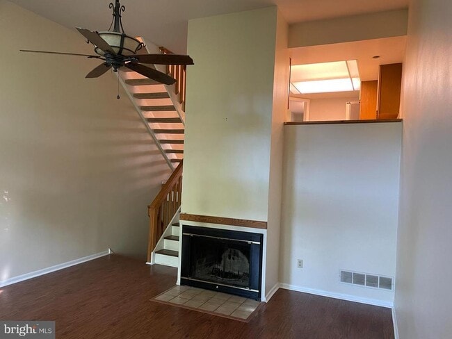 Building Photo - 3208 Champions Dr