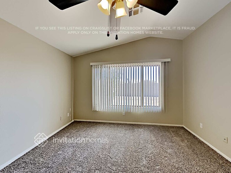 Building Photo - 1035 W 22nd Ave