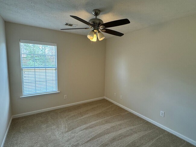 Building Photo - Prattville Home