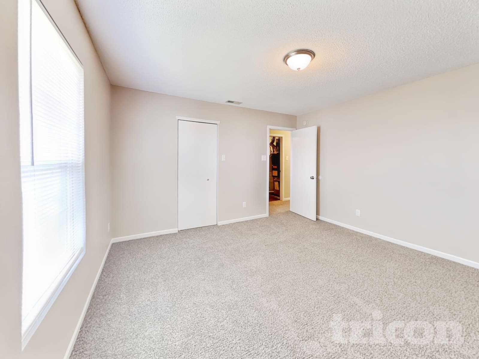 Building Photo - 675 Country Gate Dr