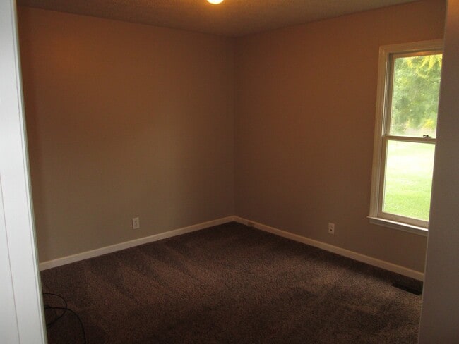 Building Photo - Barfield Area 3 bed 2 bath with a backyard