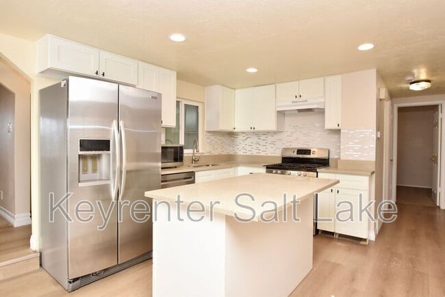 Building Photo - 9408 Turnpike Ln