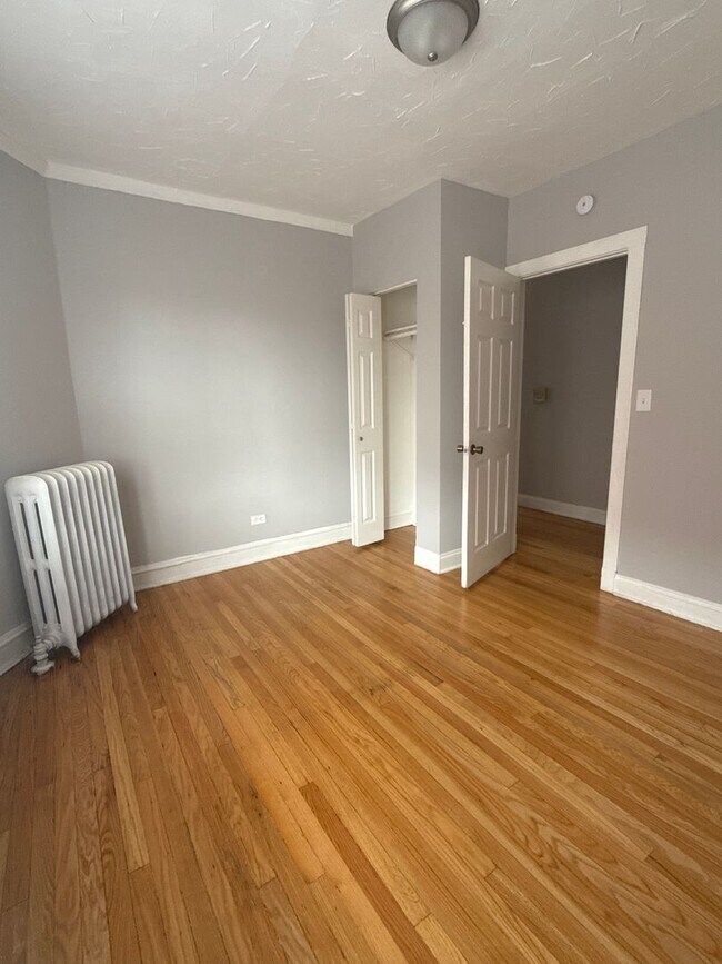 Building Photo - 2 BEDROOM 1 BATHROOM