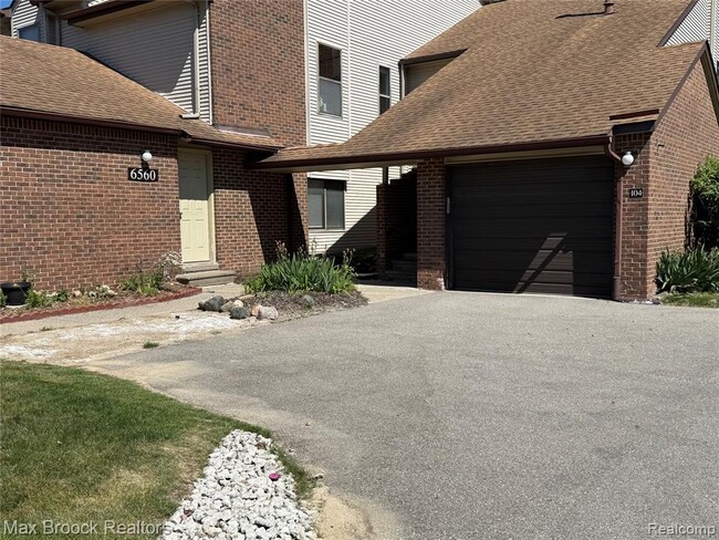 Building Photo - 6560 Ridgefield Cir