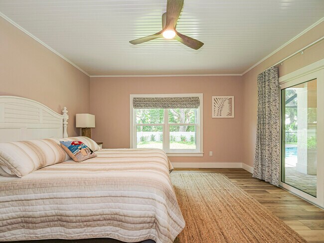 Building Photo - 9340 Frangipani Dr