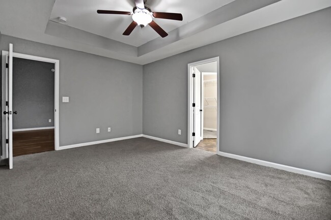 Building Photo - Pet Friendly Three Bedroom!