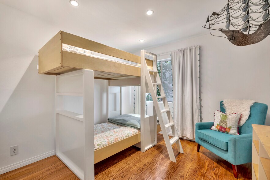 Building Photo - 24 Westwind St