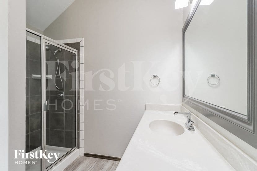 Building Photo - 15904 Tall Grass Dr