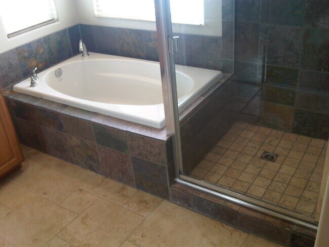 Building Photo - 4054 1st Ave