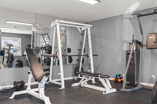 Building Photo - 784 E Michigan St