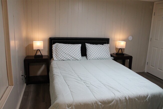 Building Photo - 2011 Miller Rd