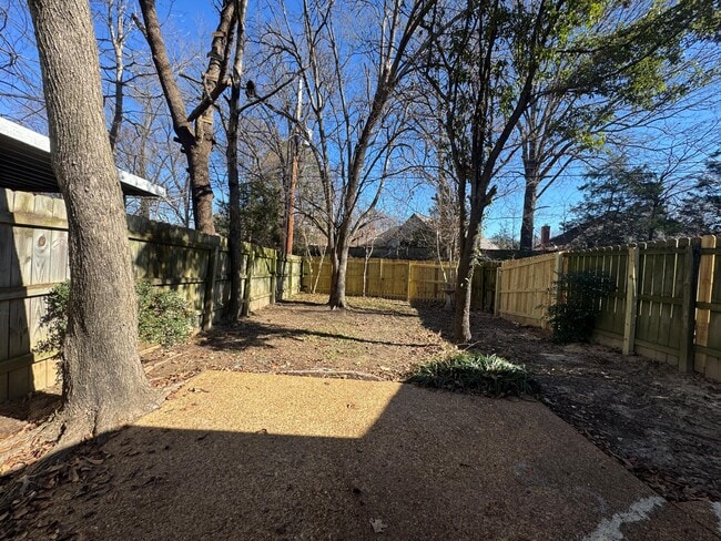 Building Photo - 3090 S Wesley Ct